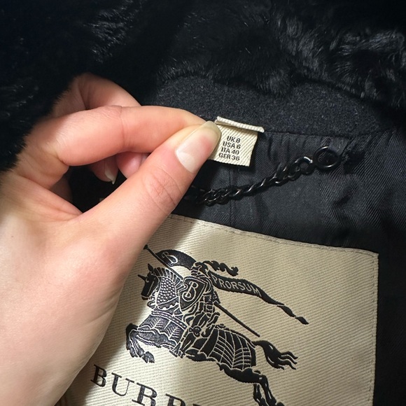 Burberry Wool Coat with Fur Collar - Picture 7 of 7